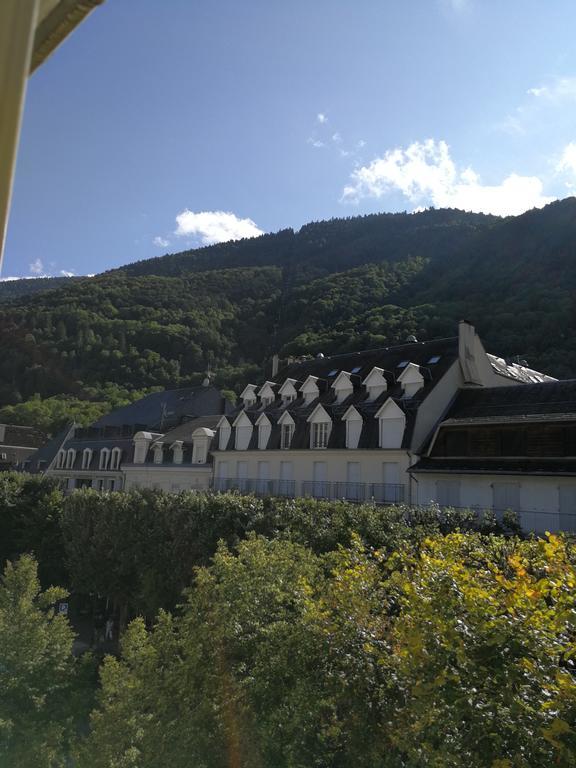 Hotel Des Lilas Bagnères-de-Luchon Exterior foto